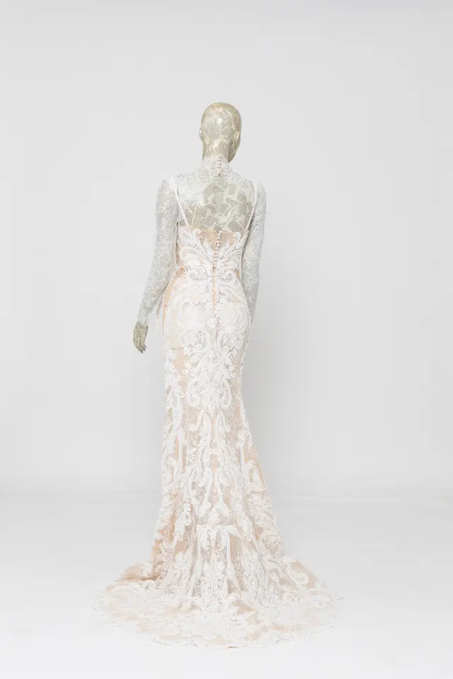 Abito a sirena in pizzo ricamato con maniche lunghe, Atelier Olesia Udine